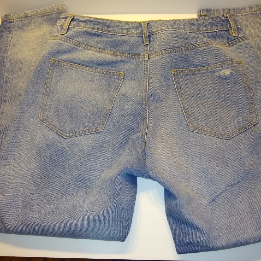 Refuge high waisted distressed denim jeans size 8